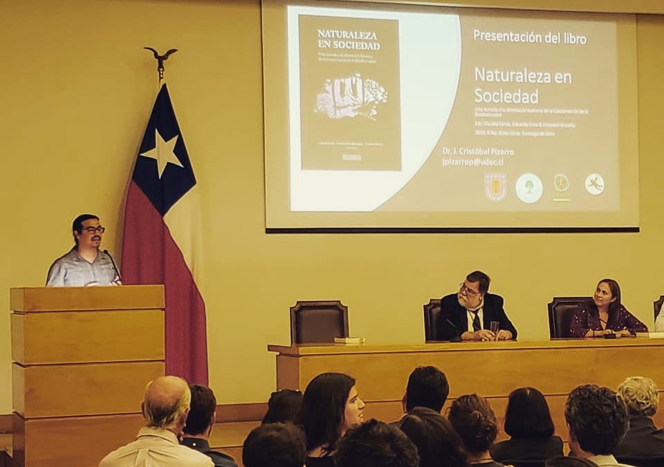 Dr. Pizarro participó del Lanzamiento de un libro en la U. de Chile