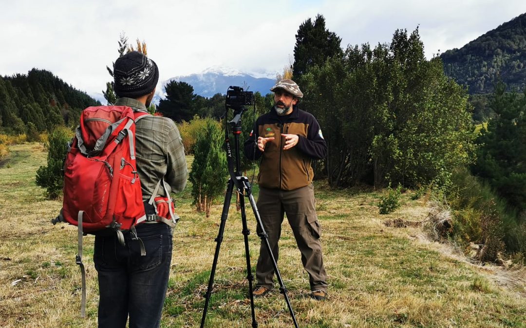 Académico Ph. D. Cristóbal Pizarro e investigadores del LEA levantan material audiovisual durante gira de estudios en Reserva Nacional Futaleufú