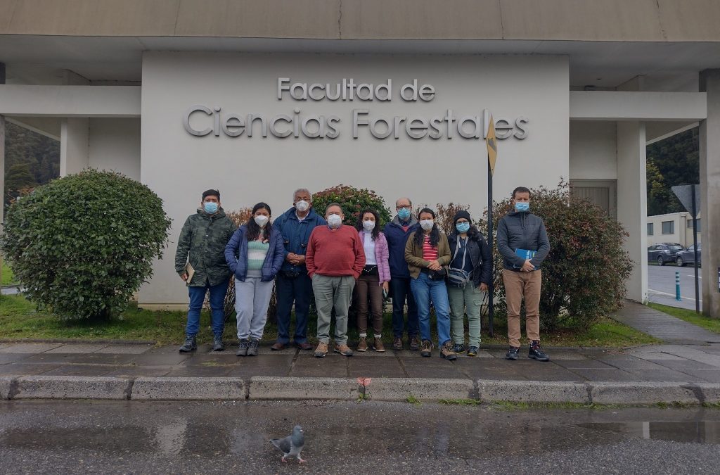 Delegación de la Universidad Nacional Agraria La Molina de Perú visitó la Facultad de Ciencias Forestales y el Centro de Biotecnología